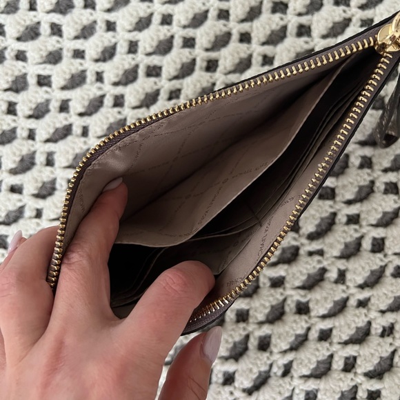 Michael Kors Snake Print Clutch with gold hardware - Picture 4 of 4